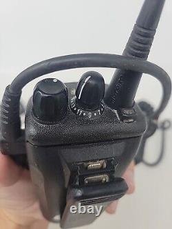 Motorola 16Ch Radio AAH01QDC9JA2AN Two Way Radio With shoulder Mic PMMN4013A