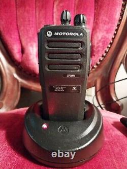 Motorola AAH01QDC9JA2AN CP200d 403-470 MHz 4W ND Two-Way Radio