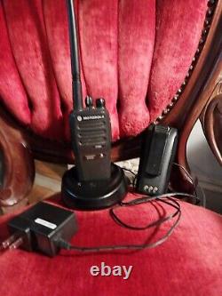 Motorola AAH01QDC9JA2AN CP200d 403-470 MHz 4W ND Two-Way Radio