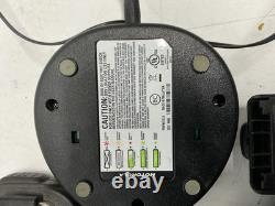Motorola AAH01QDC9JC2AN Two Way Radio with PMMN4029A Mic Charger Battery. Y-438