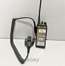 Motorola AAH25RDC9AA3AN HT750 Portable Two Way Radio With PMMN4021A Mic 7.5V DC