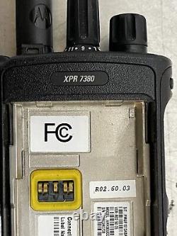 Motorola AAH56UCC9RB1AN XPR7380 800/900 MHz Two Way Radio With battery