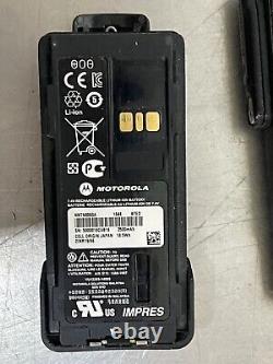 Motorola AAH56UCC9RB1AN XPR7380 800/900 MHz Two Way Radio With battery