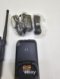 Motorola APX7000R VHF 700 /800 MHz Two Way Radio H97TGD9PW1AN w Charger APX7000