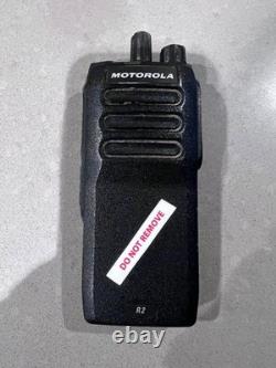 Motorola Aah11ydc9ja2an Uhf 400-480mhz Ip55 Mototrbo R2 Portable Two-way Radio