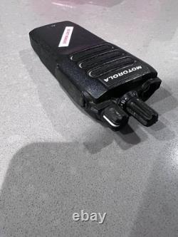 Motorola Aah11ydc9ja2an Uhf 400-480mhz Ip55 Mototrbo R2 Portable Two-way Radio