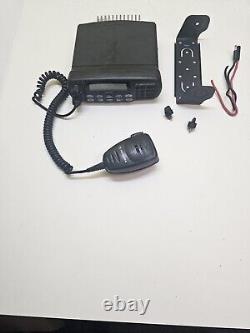 Motorola CDM1550 136-174 MHz VHF Two Way Radio AAM25KKF9AA5AN w Mic