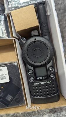 Motorola CLS-1410 Motorola CLS Series Two-Way Radio UHF Compact Jobsite Radio Motorola CLS-1410 Motorola CLS Series Two-Way Radio UHF Compact Jobsite Radio