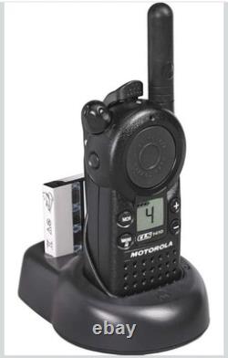 Motorola CLS-1410 Motorola CLS Series Two-Way Radio UHF Compact Jobsite Radio