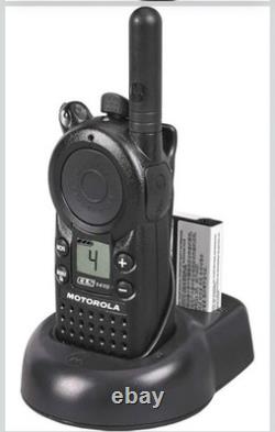 Motorola CLS-1410 Motorola CLS Series Two-Way Radio UHF Compact Jobsite Radio