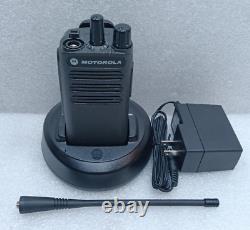 Motorola CP100d 16 CH. Two-Way Radio AAH87YDC9JC2AN With Charger & Battery #99