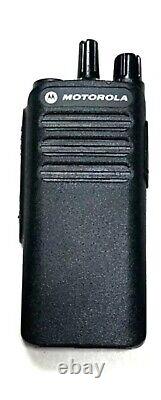 Motorola CP100d Two-Way 16 Channel Radio withAntenna & Battery, Charger New