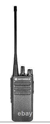 Motorola CP100d Two-Way 16 Channel Radio withAntenna & Battery, Charger New