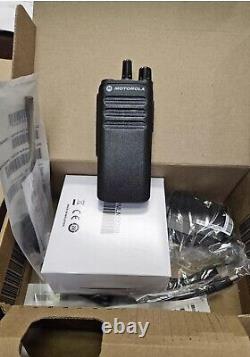 Motorola CP100d Two-Way 16 Channel Radio withAntenna & Battery, Charger New