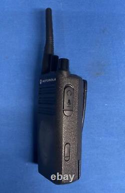 Motorola CP100d Two-Way 16 Channel Radio with Antenna & Battery