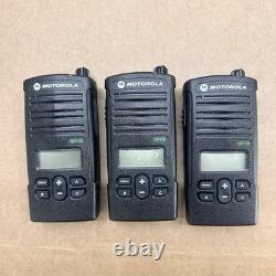 Motorola CP110 UHF Two Way Radio Lot (3) with 2 Motorola Antennas H96RCF9AA2BA