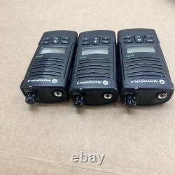 Motorola CP110 UHF Two Way Radio Lot (3) with 2 Motorola Antennas H96RCF9AA2BA