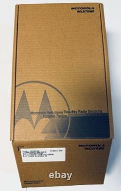 Motorola CP200D UHF Digital Portable Radio DMR MOTOTRBO Model AAH01QDC9JA2AN
