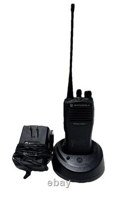 Motorola CP200 UHF 438-470 MHz 4 Channel 4 Watt (Complete Kit) With Charger/Cord