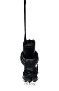 Motorola CP200 UHF 438-470 MHz 4 Channel 4 Watt (Complete Kit) With Charger/Cord