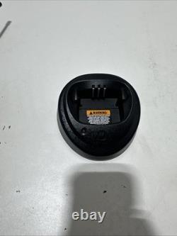 Motorola CP200 UHF 438-470 MHz 4 Channel 4 Watt (Complete Kit) With Charger/Cord