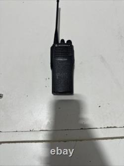 Motorola CP200 UHF 438-470 MHz 4 Channel 4 Watt (Complete Kit) With Charger/Cord