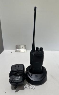 Motorola CP200 UHF 438-470 MHz 4 Channel 4 Watt (Complete Kit) With Charger/Cord