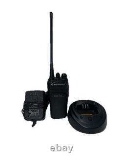 Motorola CP200 UHF 438-470 MHz 4 Channel 4 Watt (Complete Kit) With Charger/Cord