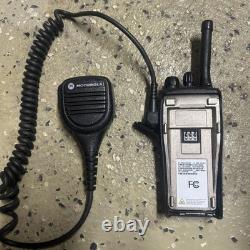 Motorola CP200d, Model # AAH01QDC9JC2AN, 16 CH, ANALOG, UHF, 403-470 MHz, PROG