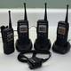 Motorola Dtr650 900mhz Digital Radios Lot Of 4 W Chargers Rpn4035a Dock Mic