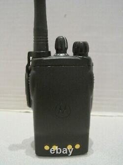 Motorola EX560 XLS VHF 136-174 Mhz 160 Ch 4W Two way radio