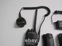 Motorola HT1250 35-50 MHz Low Band Two Way Radio w Charger & Mic AAH25CEF9AA5AN