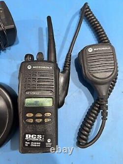 Motorola HT1250 LS+ 403-470MHz UHF 4W Two Way Radio AAH25RDH9DP5AN WithMic&charger