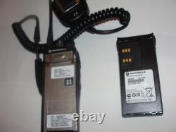 Motorola HT1250 UHF 403-470MHz Two-Way Radio AAH25RDF9AA5AN Fast Ship