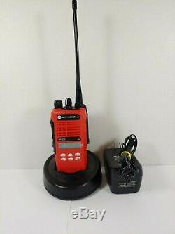 Motorola HT1250 UHF 450-512MHz Two Way Radio AAH25SDF9AA5AN RED