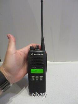 Motorola HT1250 UHF 450-512 MHz 128Ch 4W Two Way Radios AAH25SDF9AA5AN WithBatt