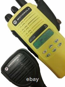 Motorola HT1250 VHF Limited Key Two Way Radio 136-174 MHz MDC PTT AAH25KDF9AA5AN