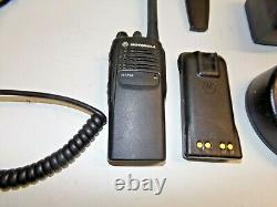 Motorola HT750 35-50 MHz Low Band Two Way Radio w Charger & Mic AAH25CEC9AA3AN