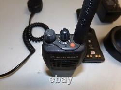 Motorola HT750 35-50 MHz Low Band Two Way Radio w Charger & Mic AAH25CEC9AA3AN