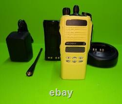 Motorola Ht1250ls+ Portable Uhf Transceiver With Accessories (guaranteed)