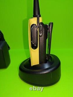 Motorola Ht1250ls+ Portable Uhf Transceiver With Accessories (guaranteed)