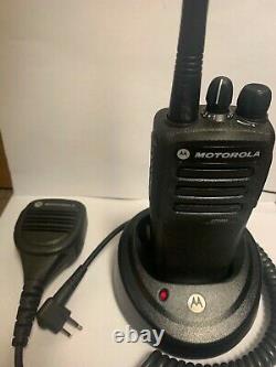 Motorola MOTOTRBO CP200d VHF Digital/Analog Portable Two-Way Radio withMicrophone