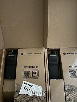 Motorola MOTOTRBO R2 Portable Two-Way Radio UHF BRAND NEW IN BOX + ACCESSORIES