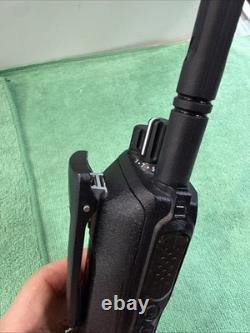 Motorola MOTOTRBO R2 Portable Two-Way Radio UHF WithSpeaker-Mic and charger