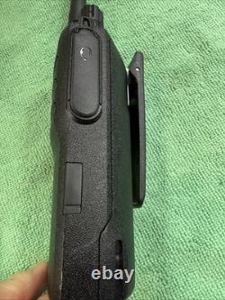 Motorola MOTOTRBO R2 Portable Two-Way Radio UHF WithSpeaker-Mic and charger