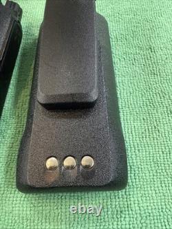 Motorola MOTOTRBO R2 Portable Two-Way Radio UHF WithSpeaker-Mic and charger