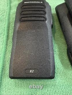 Motorola MOTOTRBO R2 Portable Two-Way Radio UHF WithSpeaker-Mic and charger