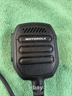 Motorola MOTOTRBO R2 Portable Two-Way Radio UHF WithSpeaker-Mic and charger