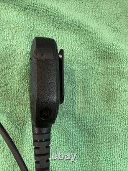 Motorola MOTOTRBO R2 Portable Two-Way Radio UHF WithSpeaker-Mic and charger
