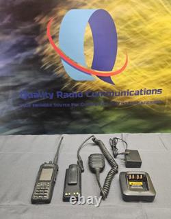 Motorola MOTOTRBO R7 403-512 MHz UHF Two Way Radio w Charger AAH06RDN9WA1AN